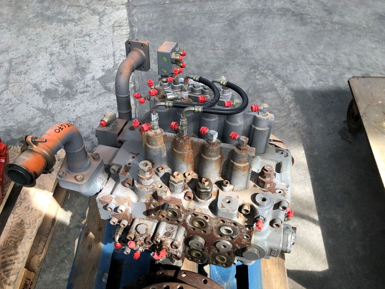 Válvula hidráulica para Excavadora de cadenas HITACHI ZX470: foto 1