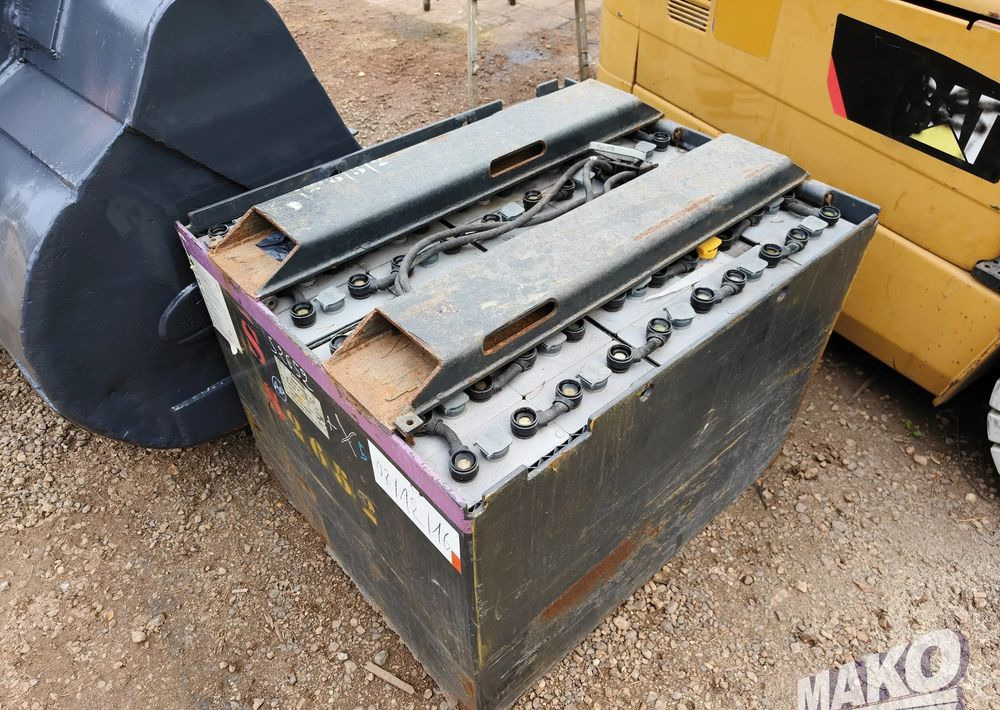 Caterpillar EP35K-PAC - Carretilla elevadora eléctrica: foto 5 Caterpillar EP35K-PAC - Carretilla elevadora eléctrica: foto 5