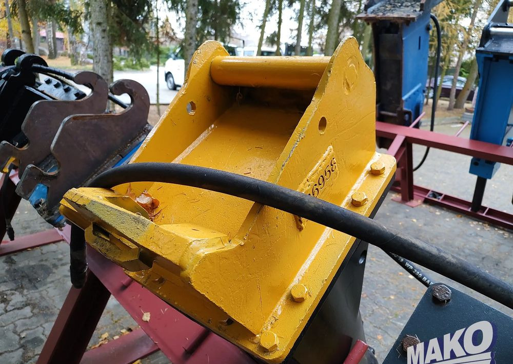 Młot hydrauliczny CAT 415kg do koparki - Implemento para Maquinaria de construcción: foto 3 Młot hydrauliczny CAT 415kg do koparki - Implemento para Maquinaria de construcción: foto 3