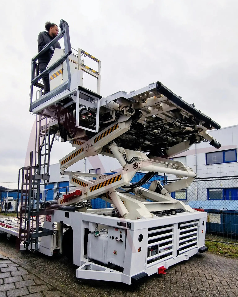 AIR MARREL LAM7000 DP/MDL8 - Cargadora de contenedores/ Palets: foto 4 AIR MARREL LAM7000 DP/MDL8 - Cargadora de contenedores/ Palets: foto 4
