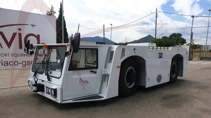 TLD TMX-450 - Remolcador de aviones: foto 2 TLD TMX-450 - Remolcador de aviones: foto 2