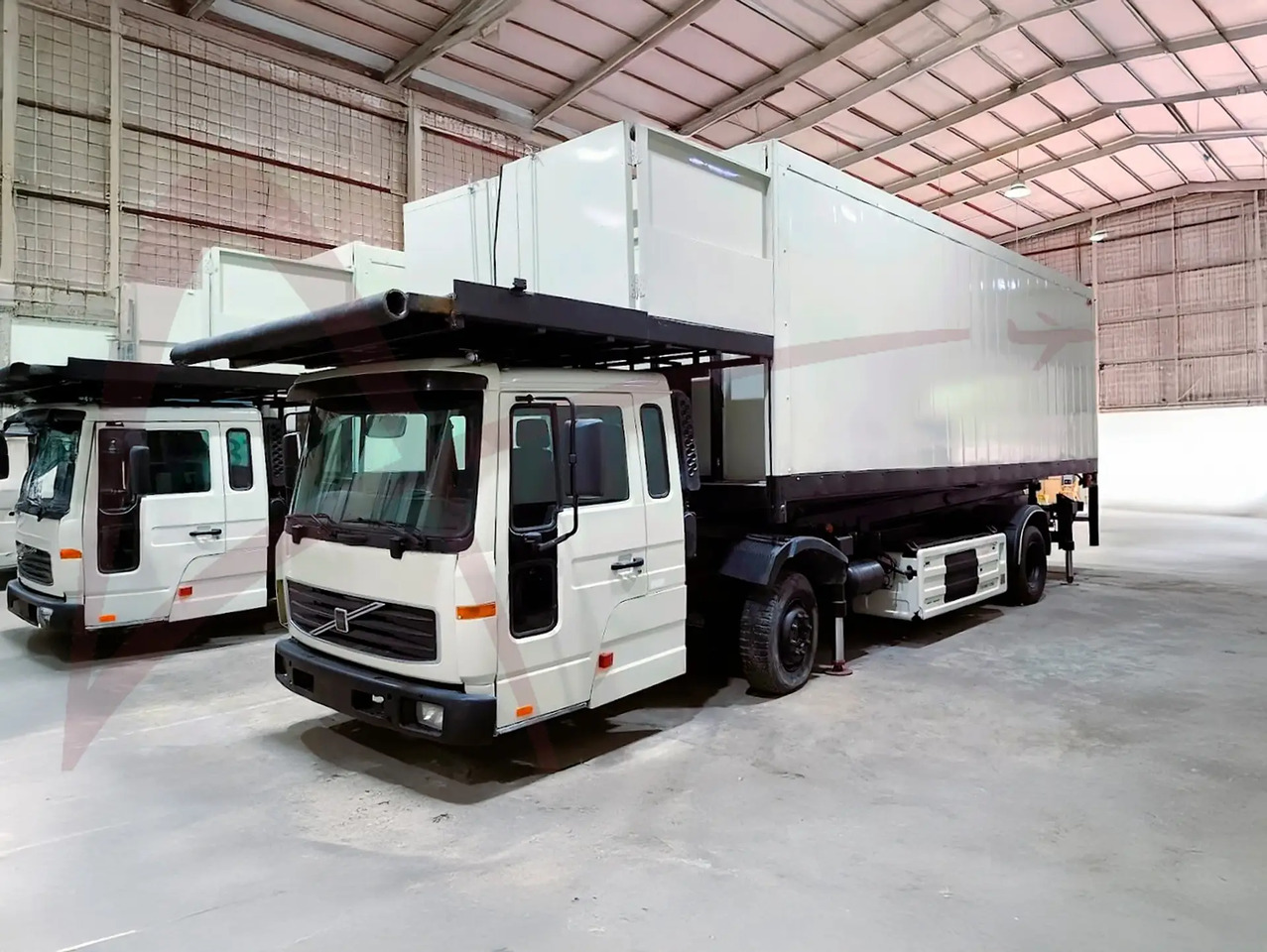 Camión de catering VOLVO AEROLIFT-B-VO/FL616H: foto 1