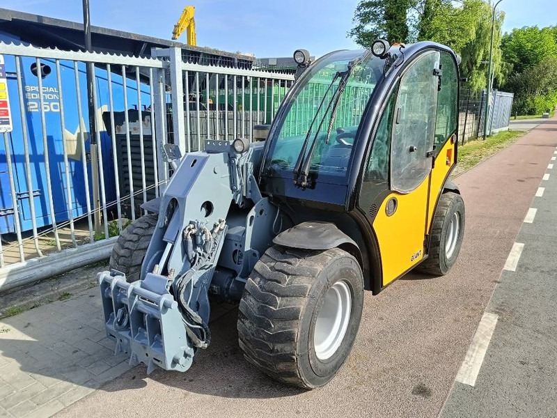 Giant 4548 Tendo verreiker 4,6 m 1,7 ton telehandler CE - Manipulador telescópico: foto 5 Giant 4548 Tendo verreiker 4,6 m 1,7 ton telehandler CE - Manipulador telescópico: foto 5