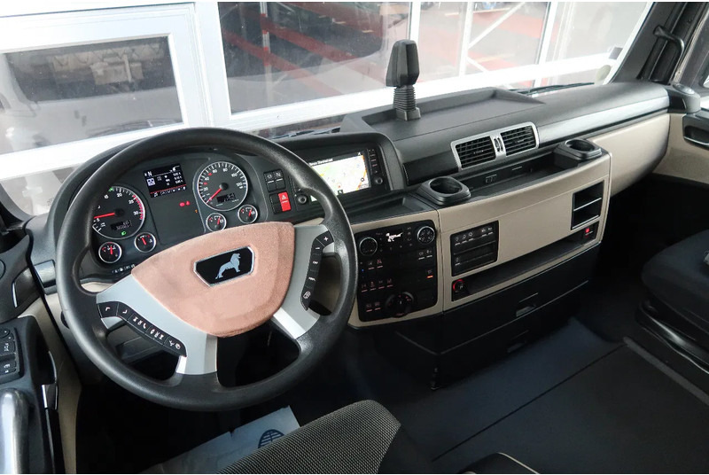 MAN TGX 26.580 6X2/4 RETARDER/ STEERED-PUSHER/ PTO/ ETC - Cabeza tractora: foto 2 MAN TGX 26.580 6X2/4 RETARDER/ STEERED-PUSHER/ PTO/ ETC - Cabeza tractora: foto 2