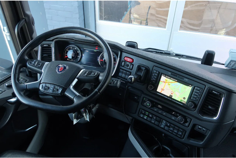 Foto del interior 2: Cabeza tractora Scania 540S NGS FULL AIR/ RETARDER/ ALCOA/ LEATHER/ 2X TANK/ PARK AIRCO