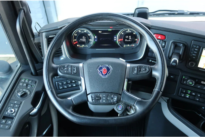 Foto del interior 3: Cabeza tractora Scania 540S NGS FULL AIR/ RETARDER/ ALCOA/ LEATHER/ 2X TANK/ PARK AIRCO