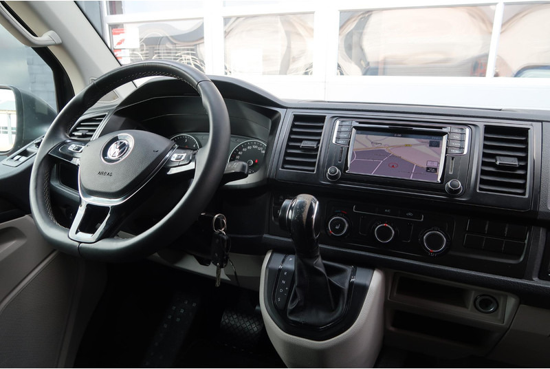 Volkswagen Transporter 2.0 TDI L2H2 Highline AUT/ NAVI/ CAMERA/ CRUISE/ AIRCO/ LEDER/ TREKHAAK - Furgoneta pequeña: foto 5 Volkswagen Transporter 2.0 TDI L2H2 Highline AUT/ NAVI/ CAMERA/ CRUISE/ AIRCO/ LEDER/ TREKHAAK - Furgoneta pequeña: foto 5