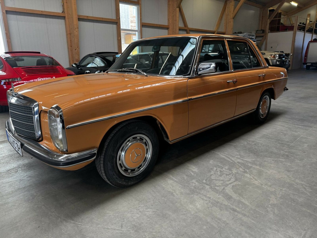 Mercedes-Benz 200 D/8 - Sedan: foto 2 Mercedes-Benz 200 D/8 - Sedan: foto 2