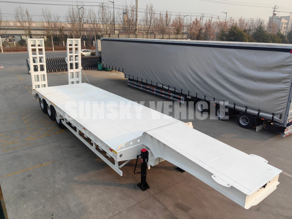 SUNSKY 3 Axle 40 Tons gooseneck lowbed trailer - Semirremolque góndola rebajadas: foto 1 SUNSKY 3 Axle 40 Tons gooseneck lowbed trailer - Semirremolque góndola rebajadas: foto 1