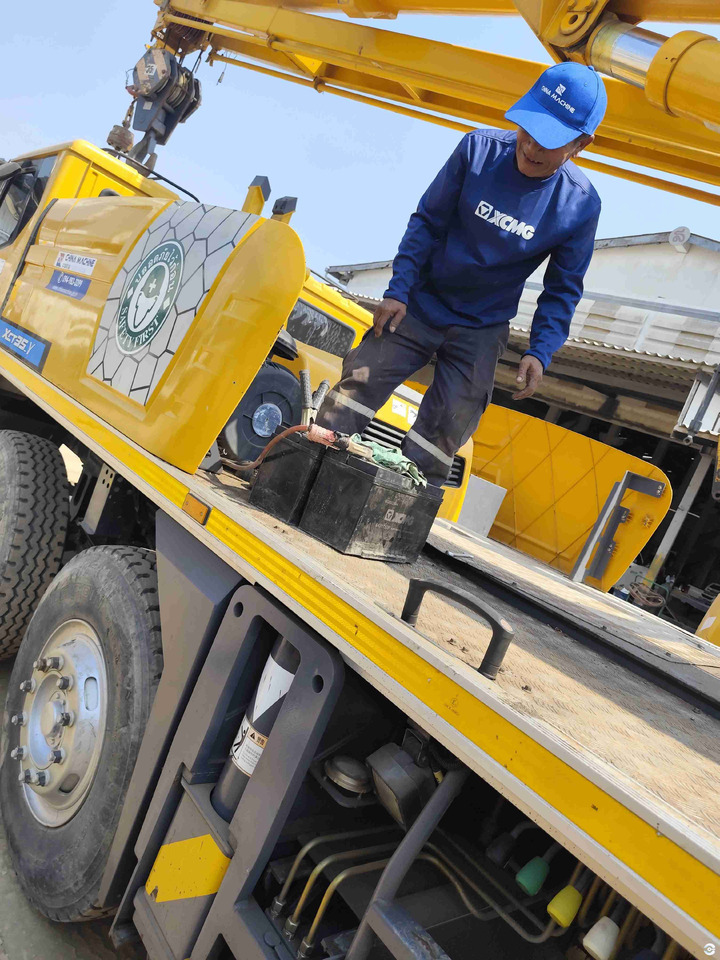 Maquinaria de construcción XCMG XCT30_Y 30ton truck crane with diesel engine price: foto 8 Maquinaria de construcción XCMG XCT30_Y 30ton truck crane with diesel engine price: foto 8