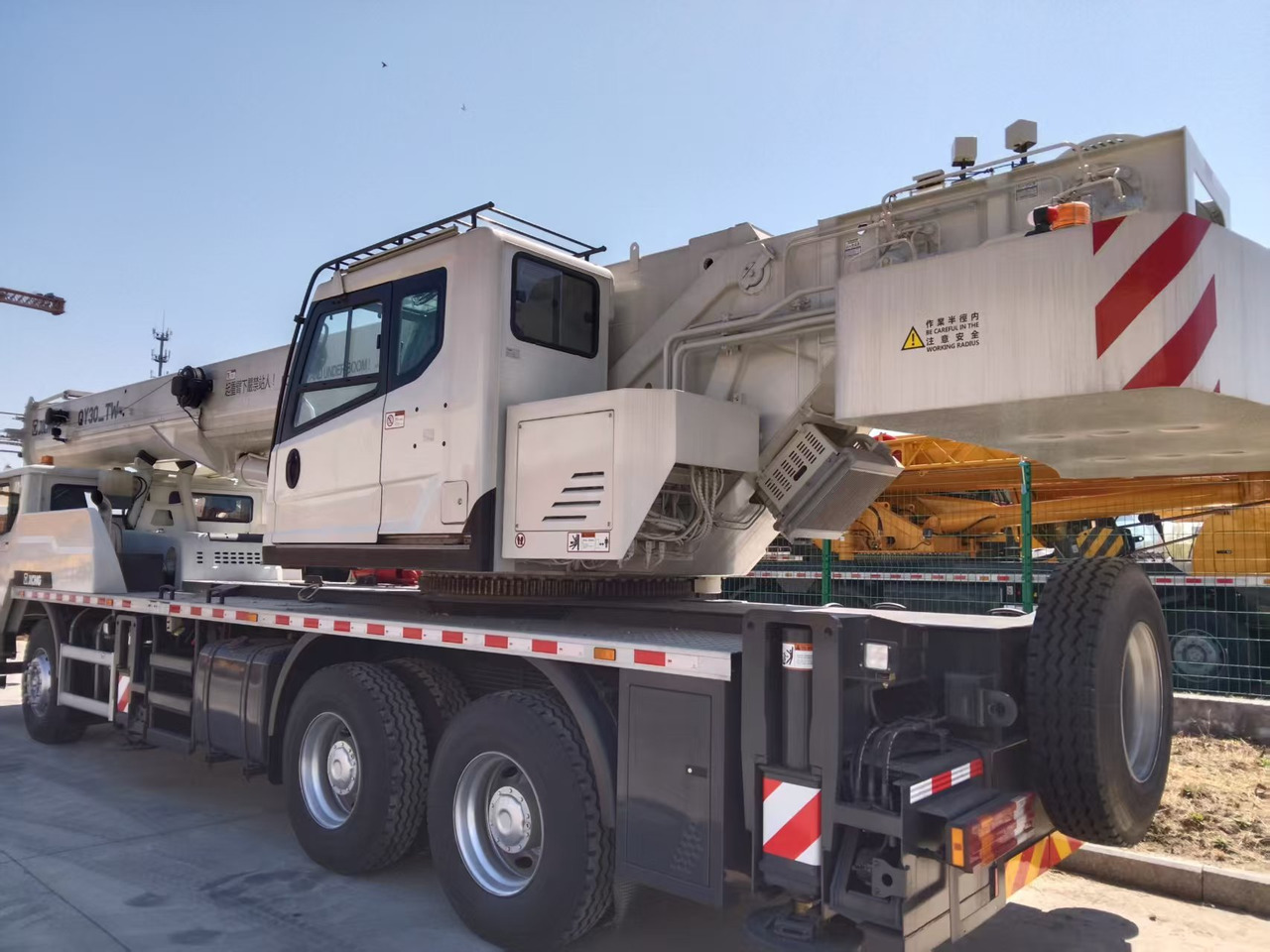 XCMG Official Construction Mini Mobile Crane QY30_TW 30 ton Used Small Hydraulic Crane Price - Autogrúa: foto 4 XCMG Official Construction Mini Mobile Crane QY30_TW 30 ton Used Small Hydraulic Crane Price - Autogrúa: foto 4