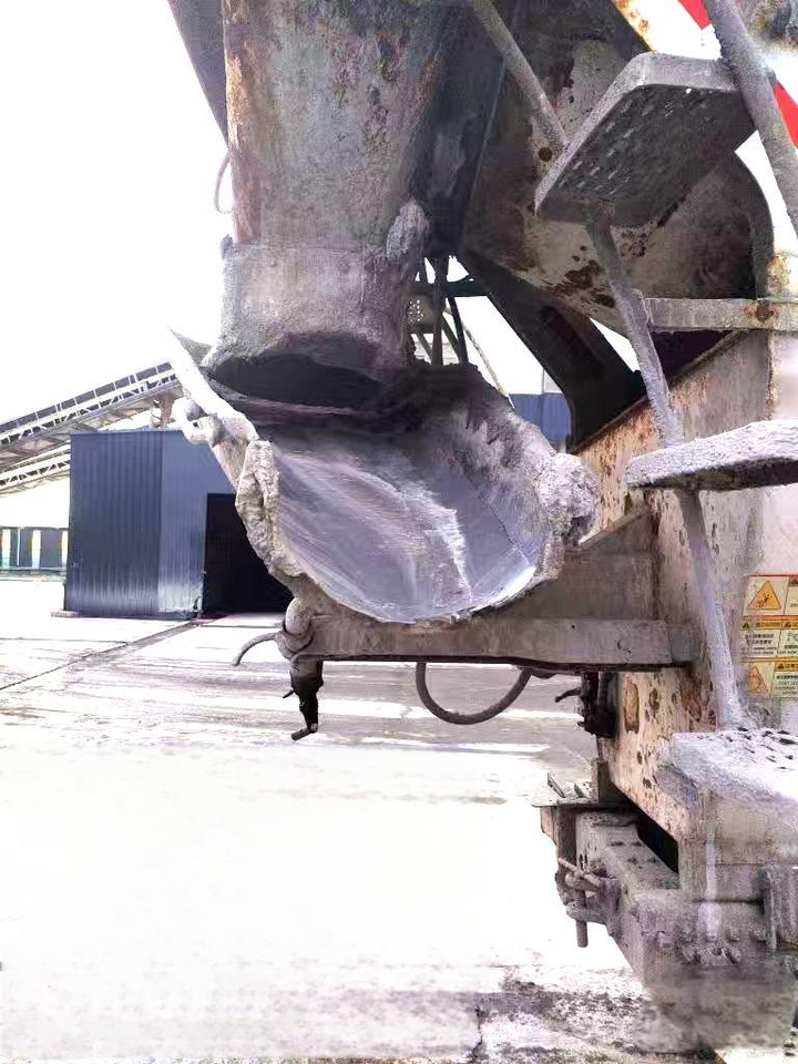 Camión hormigonera XCMG Official Second Hand Cement Mixer Machine G4804B 12m³ Concrete Mixer Truck Price: foto 6 Camión hormigonera XCMG Official Second Hand Cement Mixer Machine G4804B 12m³ Concrete Mixer Truck Price: foto 6