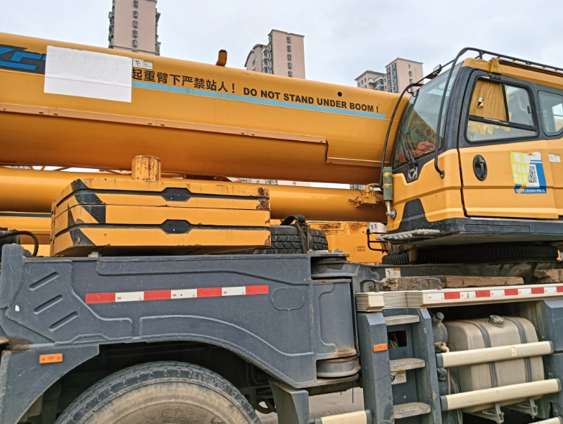 XCMG Official Second Hand Hydraulic Truck Crane XCT80L6 6-Section Arm Mobile Truck Crane For Sale - Autogrúa: foto 3 XCMG Official Second Hand Hydraulic Truck Crane XCT80L6 6-Section Arm Mobile Truck Crane For Sale - Autogrúa: foto 3