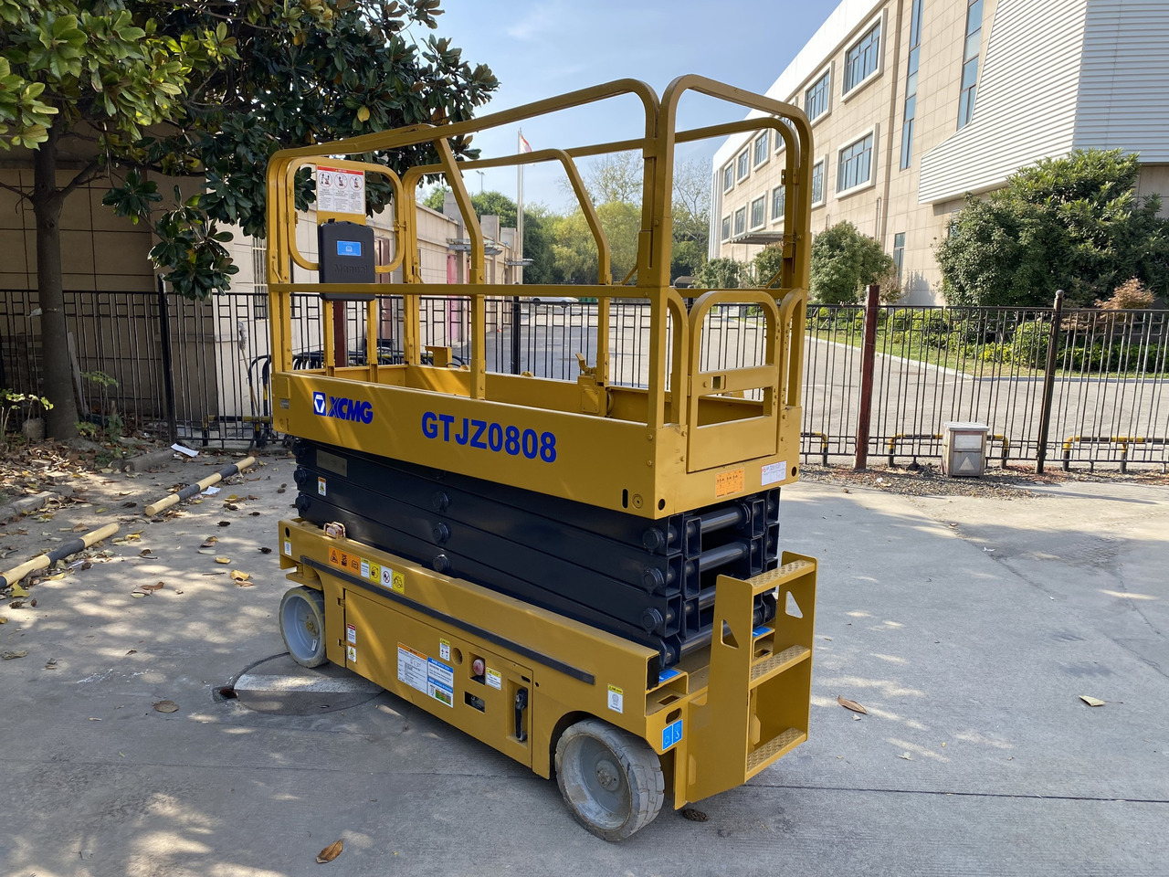 XCMG Official Used Aerial Work Platform Lift GTJZ0808 8m Hydraulic Scissor Lift Price - Plataforma de tijeras: foto 2 XCMG Official Used Aerial Work Platform Lift GTJZ0808 8m Hydraulic Scissor Lift Price - Plataforma de tijeras: foto 2