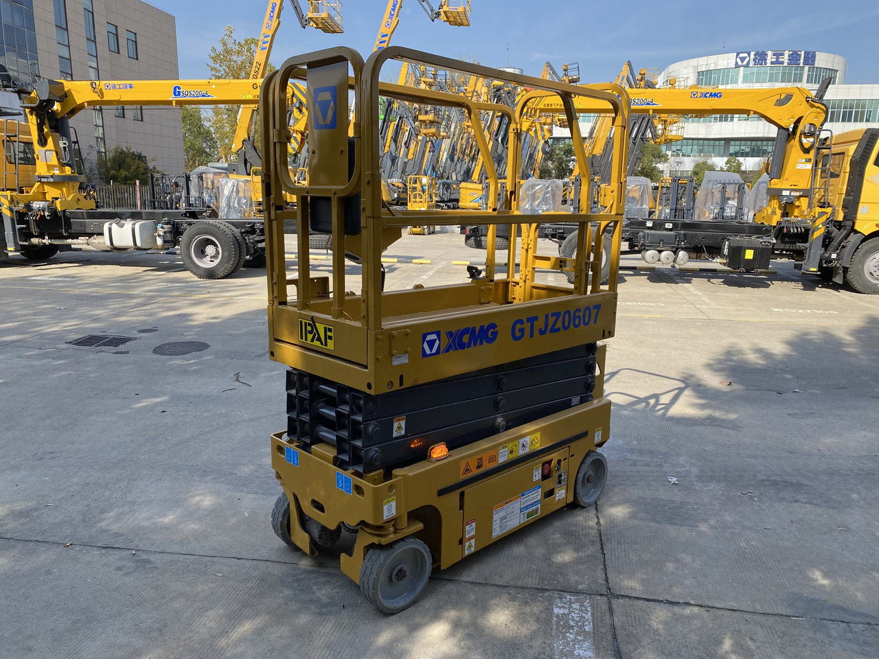 XCMG Official Used Aerial Work Platforms GTJZ0607 Mobile Scissor Lift For Sale - Plataforma de tijeras: foto 3 XCMG Official Used Aerial Work Platforms GTJZ0607 Mobile Scissor Lift For Sale - Plataforma de tijeras: foto 3