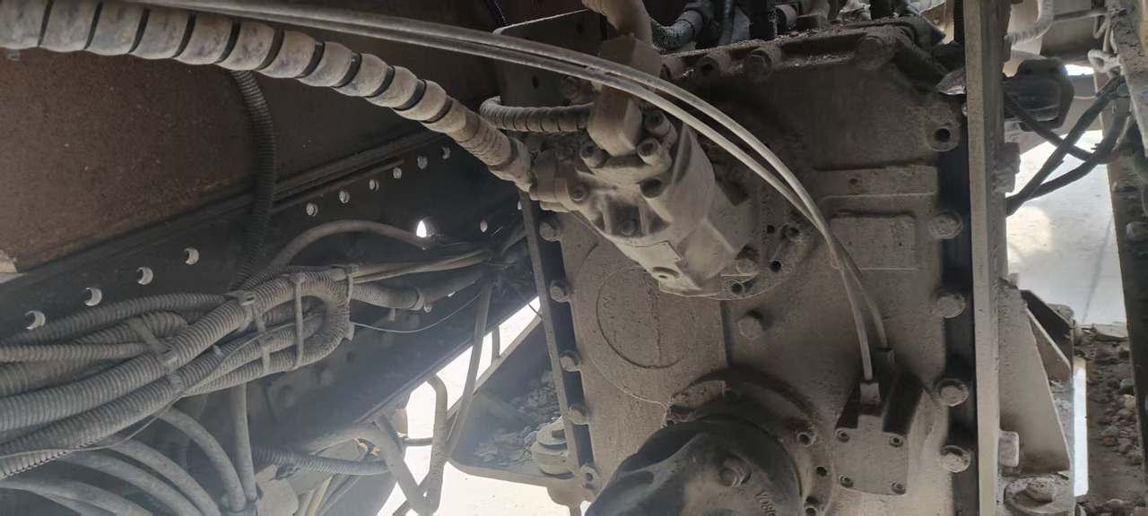 Leasing de  XCMG Official Used Concrete Pump Truck HB37V 37 Meters Cement Pump Machine Price For Sale XCMG Official Used Concrete Pump Truck HB37V 37 Meters Cement Pump Machine Price For Sale: foto 8