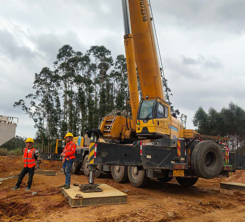 XCMG XCA220 all terrain crane hydraulic 220ton large ton crane 2021 - Grúa: foto 4 XCMG XCA220 all terrain crane hydraulic 220ton large ton crane 2021 - Grúa: foto 4