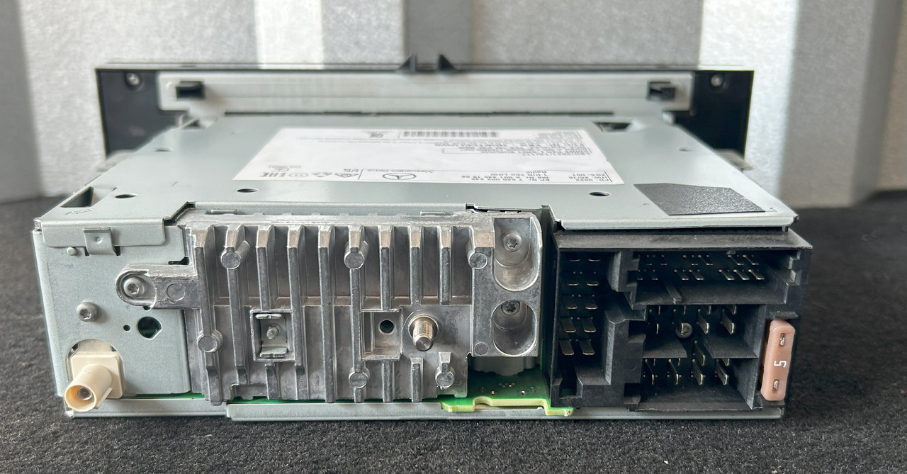 BOSCH CAR RADIO 7620002245 MERCEDES ACTROS A0014461862 NEW ORIGINAL - Cabina e interior: foto 5 BOSCH CAR RADIO 7620002245 MERCEDES ACTROS A0014461862 NEW ORIGINAL - Cabina e interior: foto 5