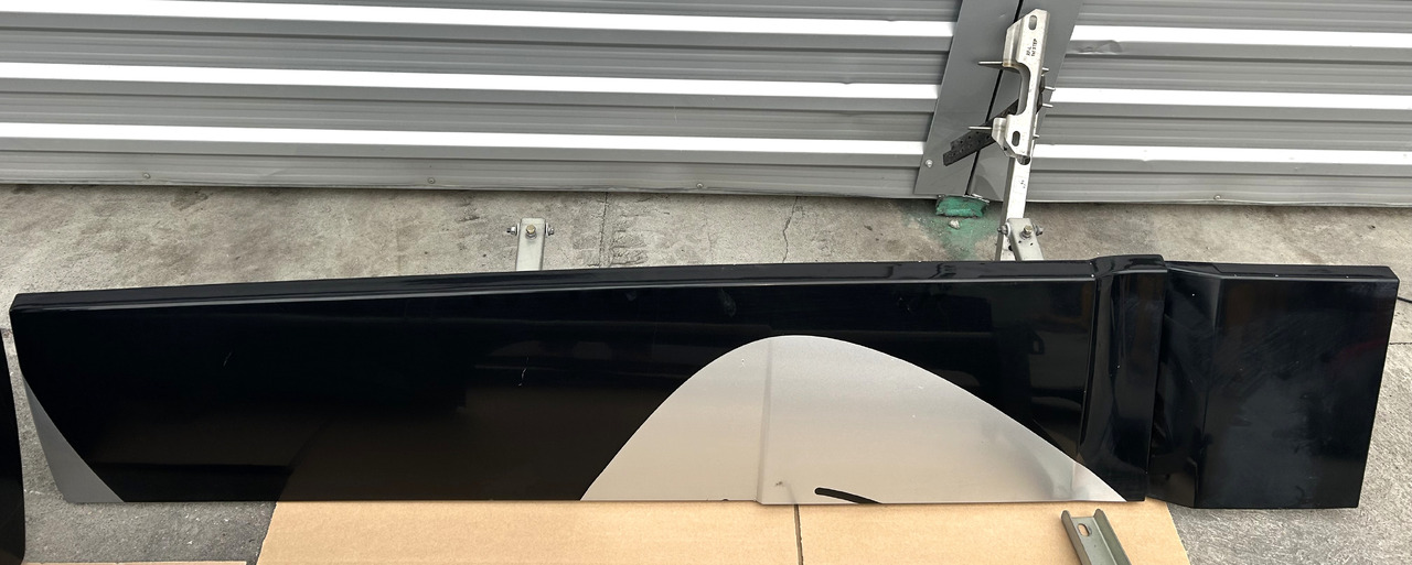 Pieza universal DAF A SET OF DAF XF 106 SPOILER: foto 7 Pieza universal DAF A SET OF DAF XF 106 SPOILER: foto 7