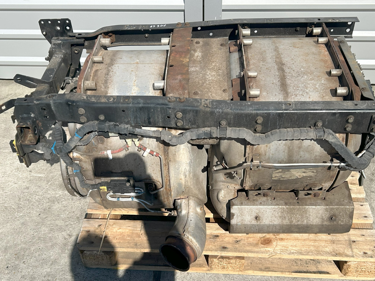 DAF CF EURO 6 COMPLETE CATALYTIC CONVERTER - Convertidor catalítico para Camión: foto 4 DAF CF EURO 6 COMPLETE CATALYTIC CONVERTER - Convertidor catalítico para Camión: foto 4