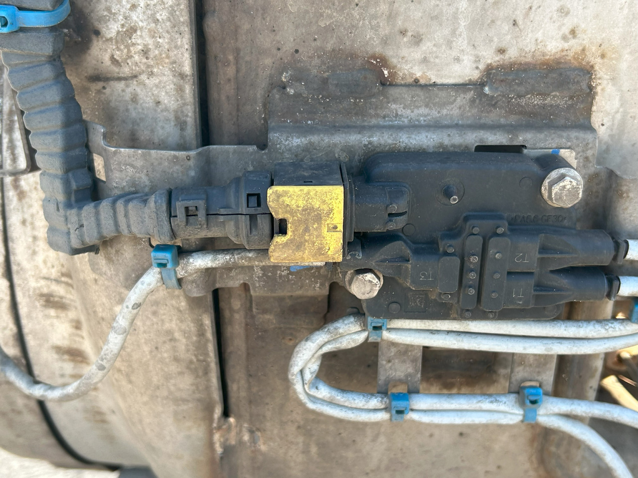 DAF CF EURO 6 COMPLETE CATALYTIC CONVERTER - Convertidor catalítico para Camión: foto 5 DAF CF EURO 6 COMPLETE CATALYTIC CONVERTER - Convertidor catalítico para Camión: foto 5