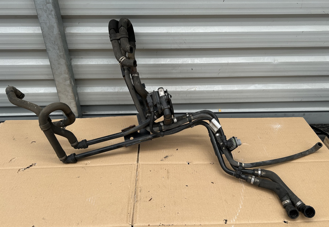 DAF TUBE THREE-WAY VALVE WEBASTO WATER 9036682 - Pieza de aire acondicionado: foto 1 DAF TUBE THREE-WAY VALVE WEBASTO WATER 9036682 - Pieza de aire acondicionado: foto 1