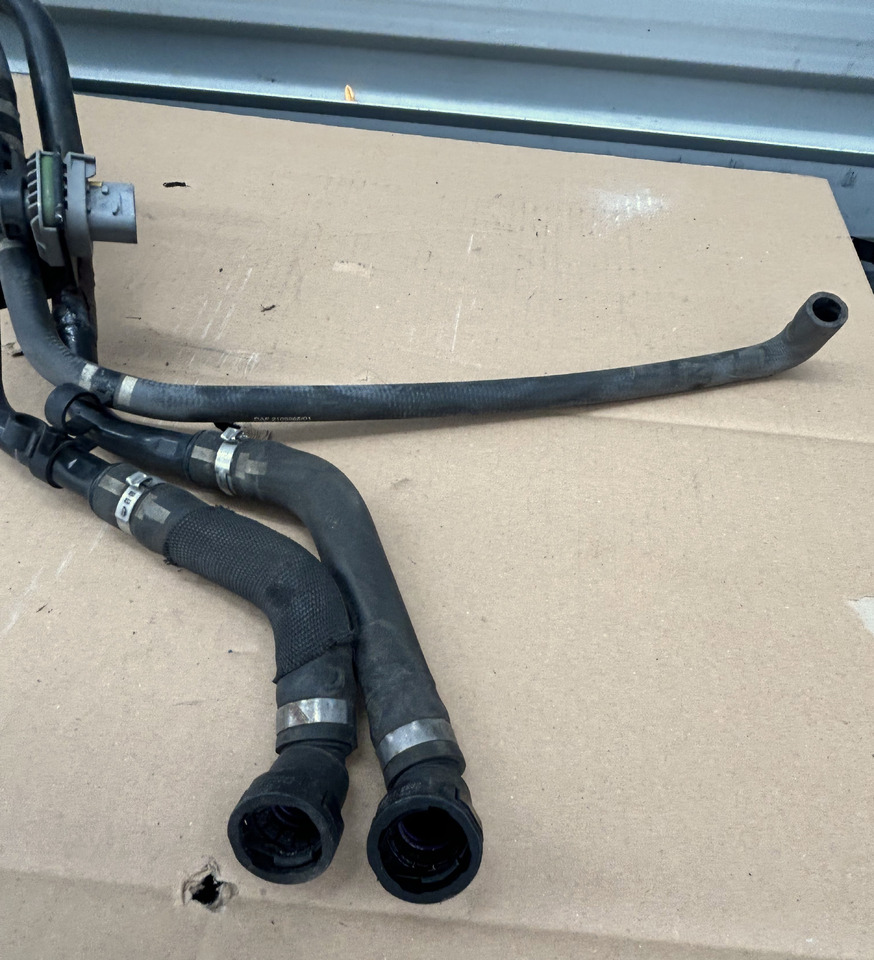 DAF TUBE THREE-WAY VALVE WEBASTO WATER 9036682 - Pieza de aire acondicionado: foto 5 DAF TUBE THREE-WAY VALVE WEBASTO WATER 9036682 - Pieza de aire acondicionado: foto 5