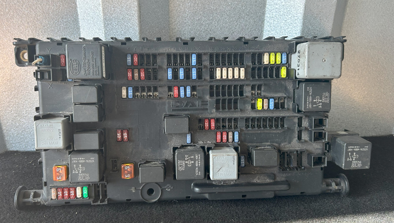 DAF XF 106 FUSE BOX - Fusible: foto 1 DAF XF 106 FUSE BOX - Fusible: foto 1