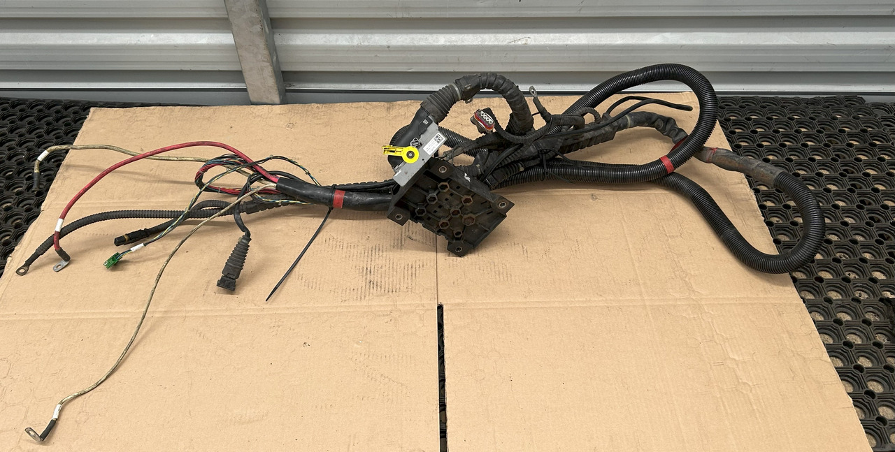 DAF XF 106 J3B ENGINE WIRING HARNESS - Cables/ Alambres: foto 1 DAF XF 106 J3B ENGINE WIRING HARNESS - Cables/ Alambres: foto 1