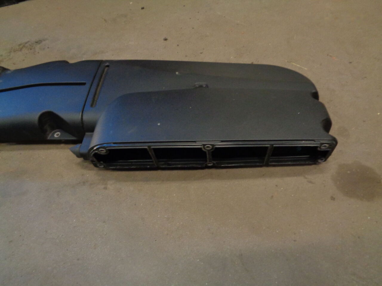 DAF XF 106 Komin Powietrza DAF XF 106 1935598 DAF XF 106 truck - Carrocería y exterior para Camión: foto 3 DAF XF 106 Komin Powietrza DAF XF 106 1935598 DAF XF 106 truck - Carrocería y exterior para Camión: foto 3