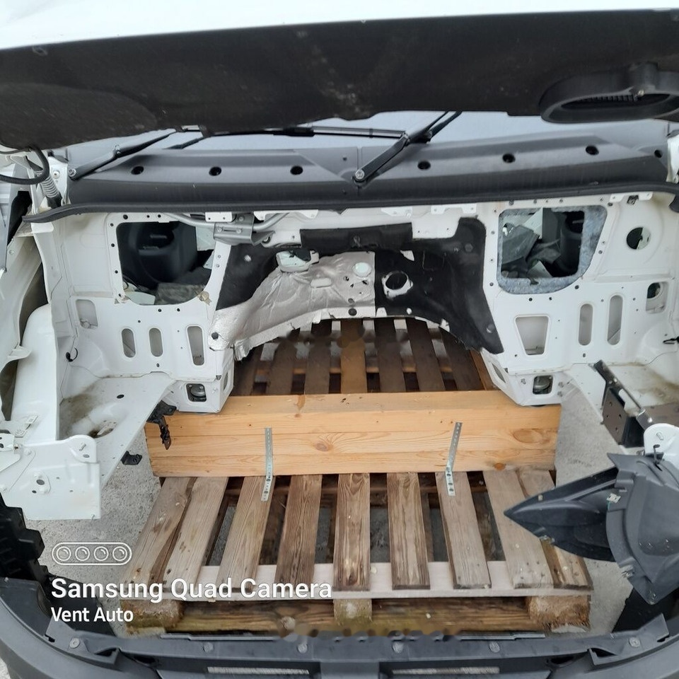 IVECO DAILY VII IVECO Daily VII 2019-2024 light - Cabina para Camión: foto 5 IVECO DAILY VII IVECO Daily VII 2019-2024 light - Cabina para Camión: foto 5