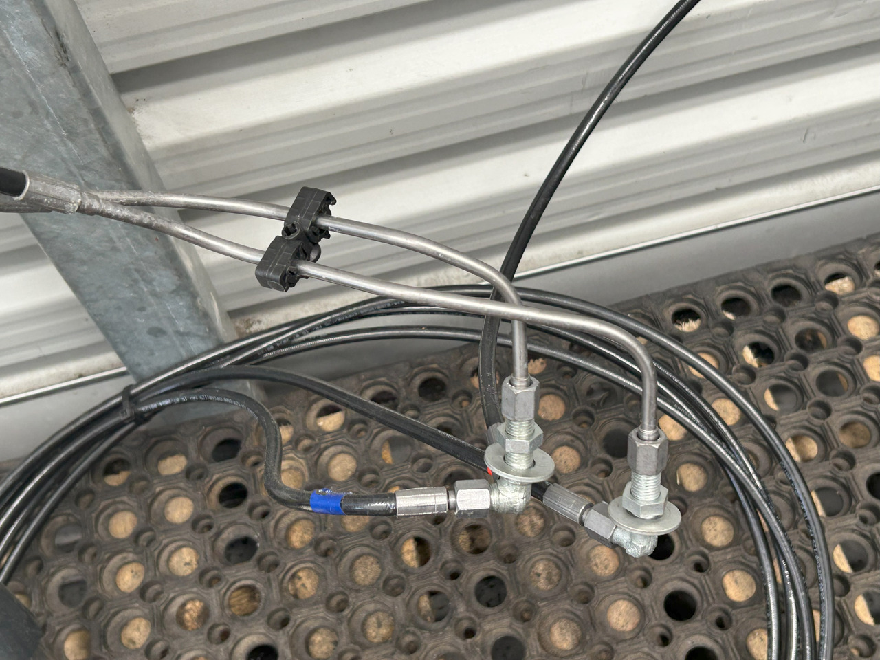 Cilindro hidráulico nuevo IVECO EUROCARGO 75E MLC CABIN LIFTING KIT: foto 8