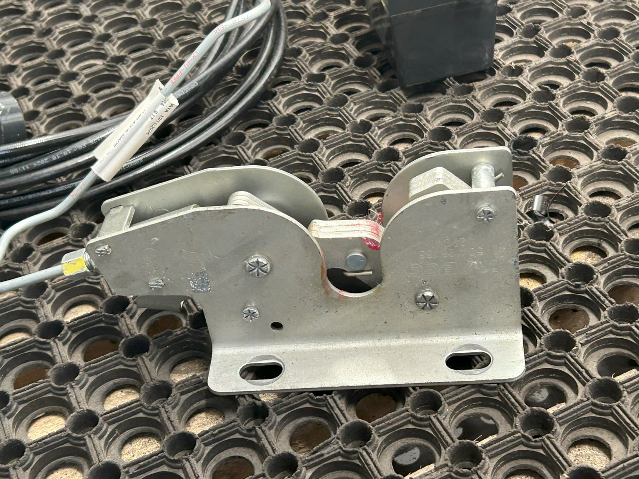 Cilindro hidráulico nuevo IVECO EUROCARGO 75E MLC CABIN LIFTING KIT: foto 13