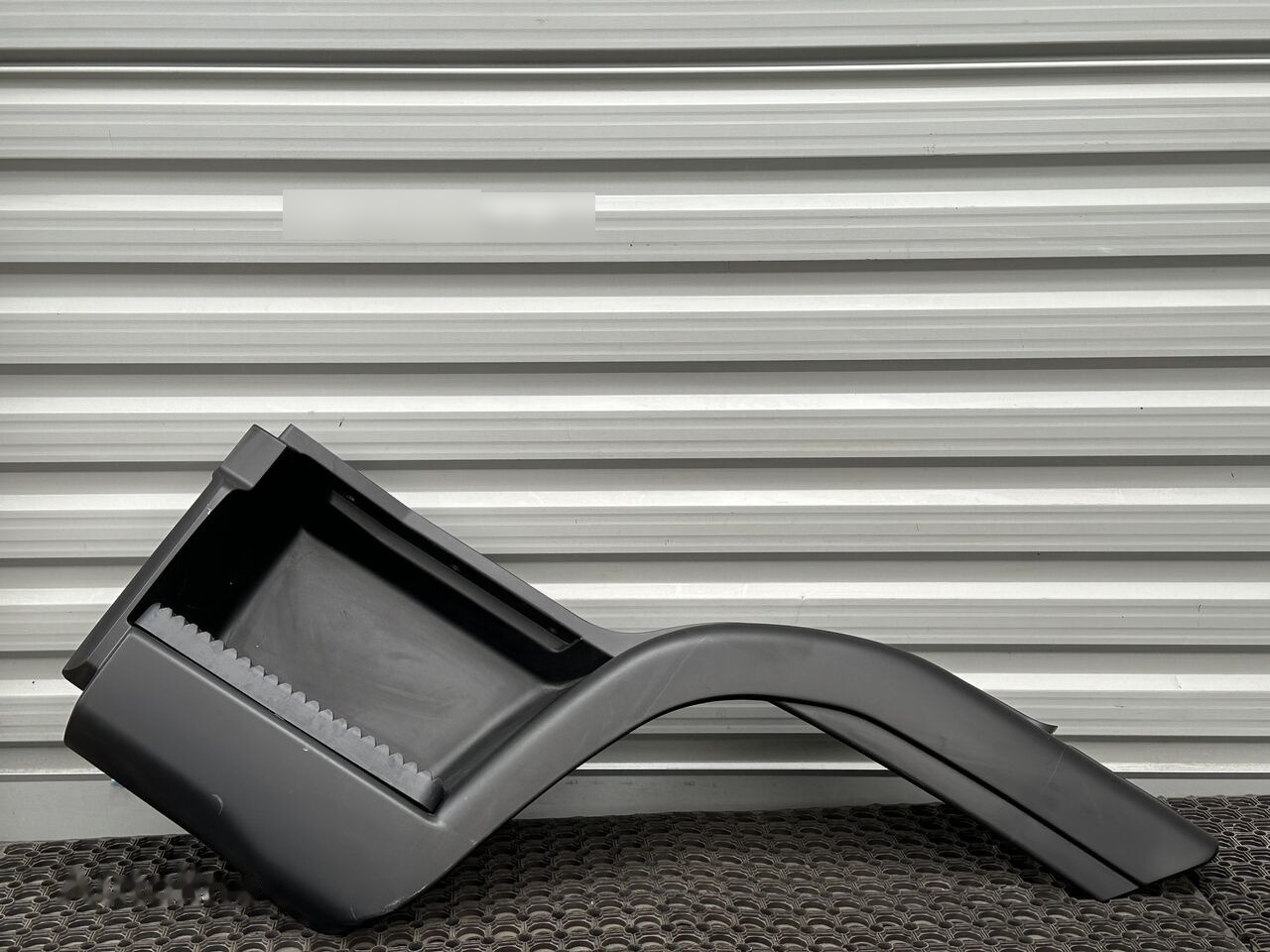 IVECO EUROCARGO LEFT 50403909 IVECO 50403909 - Peldaño para Camión: foto 1 IVECO EUROCARGO LEFT 50403909 IVECO 50403909 - Peldaño para Camión: foto 1