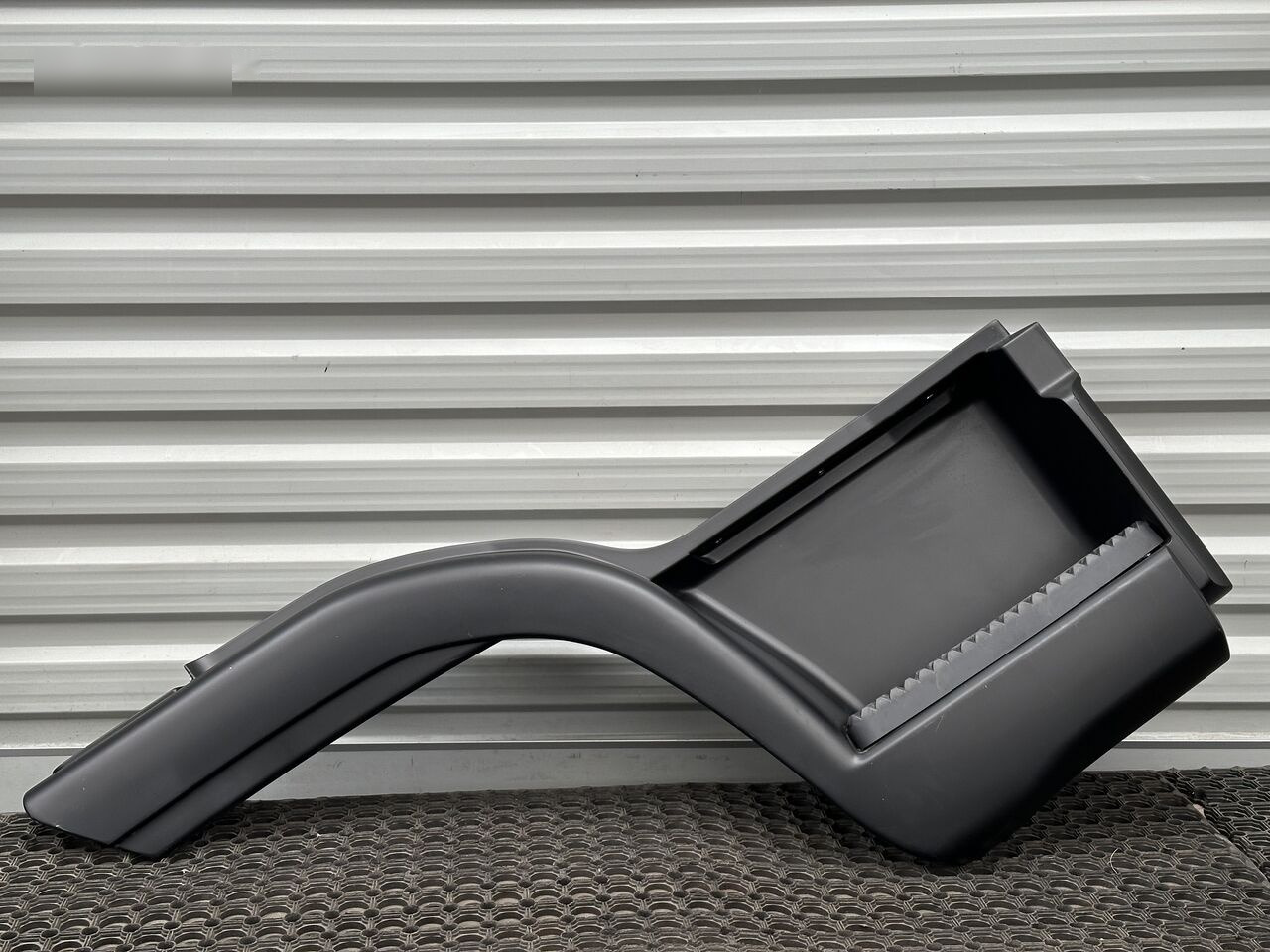 IVECO EUROCARGO RIGHT 500343257 IVECO 500343257 - Peldaño para Camión: foto 1 IVECO EUROCARGO RIGHT 500343257 IVECO 500343257 - Peldaño para Camión: foto 1