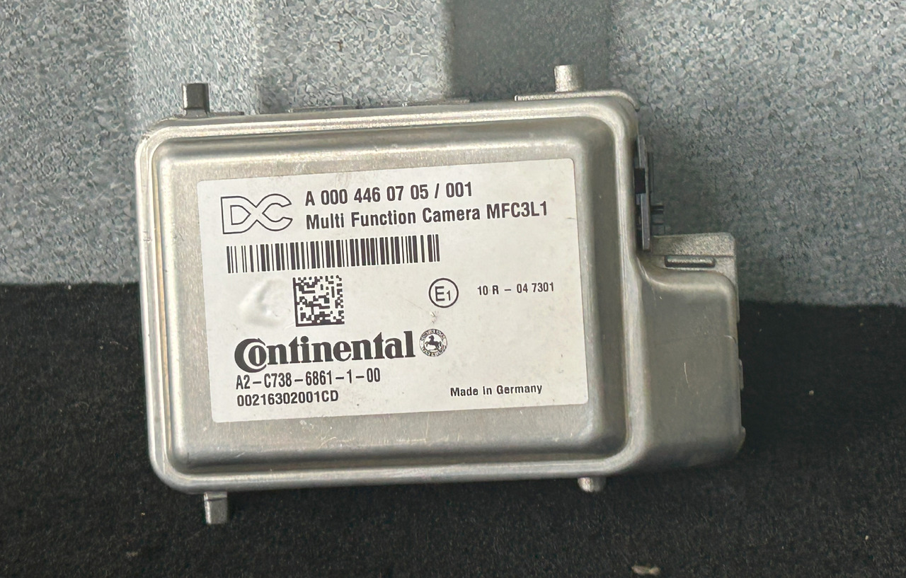 MERCEDES-BENZ AROCS MP4 WINDSCREEN CAMERA LANE ASSISTANT - Sensor: foto 1 MERCEDES-BENZ AROCS MP4 WINDSCREEN CAMERA LANE ASSISTANT - Sensor: foto 1