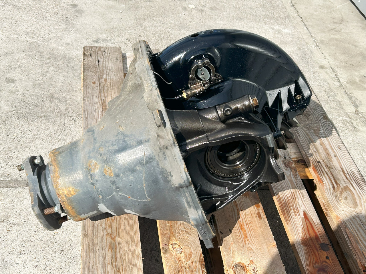 MERCEDES-BENZ DIFFERENTIAL WITH THROTTLE ACTROS MP4 R440-13 2,533 - Eje posterior para Camión: foto 1 MERCEDES-BENZ DIFFERENTIAL WITH THROTTLE ACTROS MP4 R440-13 2,533 - Eje posterior para Camión: foto 1