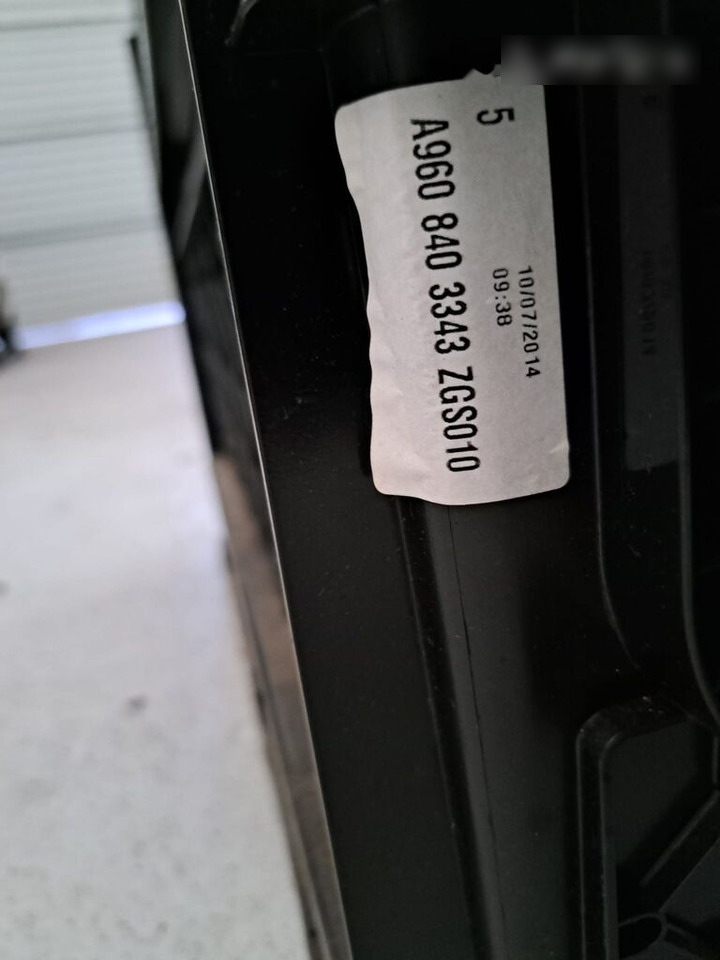 Mercedes-Benz ACTROS MP4 A Mercedes-Benz ACTROS MP4 truck - Cabina e interior para Camión: foto 2 Mercedes-Benz ACTROS MP4 A Mercedes-Benz ACTROS MP4 truck - Cabina e interior para Camión: foto 2