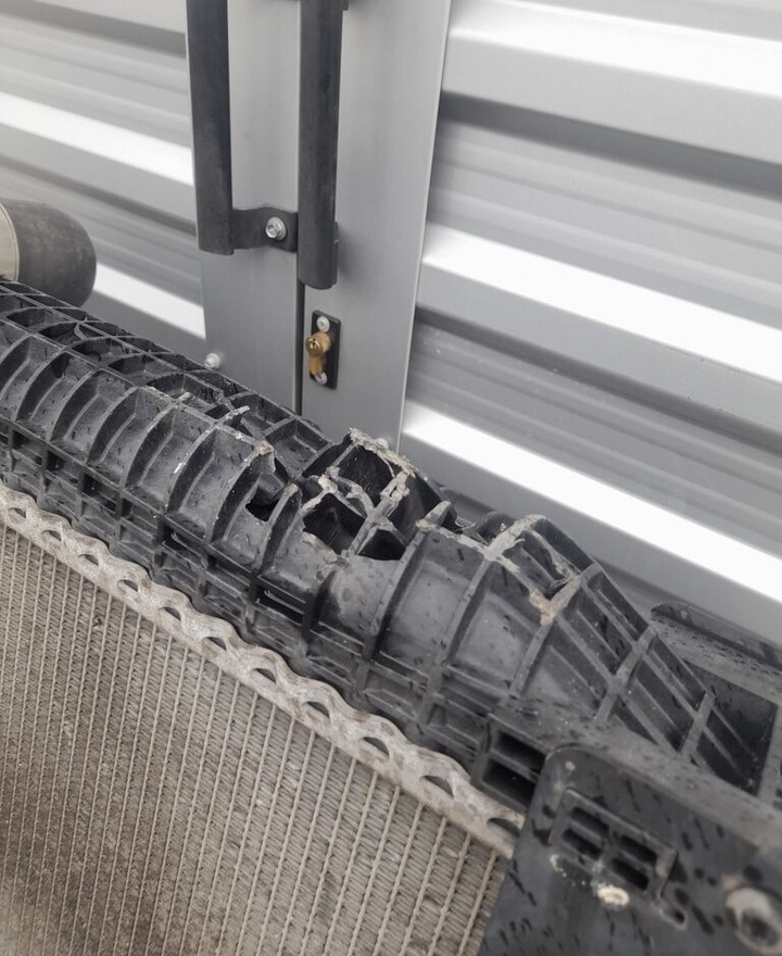 Mercedes-Benz ACTROS MP4 A9605000801 Mercedes-Benz truck - Radiador para Camión: foto 4 Mercedes-Benz ACTROS MP4 A9605000801 Mercedes-Benz truck - Radiador para Camión: foto 4