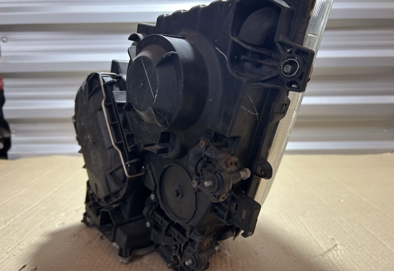 Mercedes-Benz ACTROS MP4 A9608200739   Mercedes-Benz ACTROS MP4 truck - Faro delantero para Camión: foto 5 Mercedes-Benz ACTROS MP4 A9608200739   Mercedes-Benz ACTROS MP4 truck - Faro delantero para Camión: foto 5