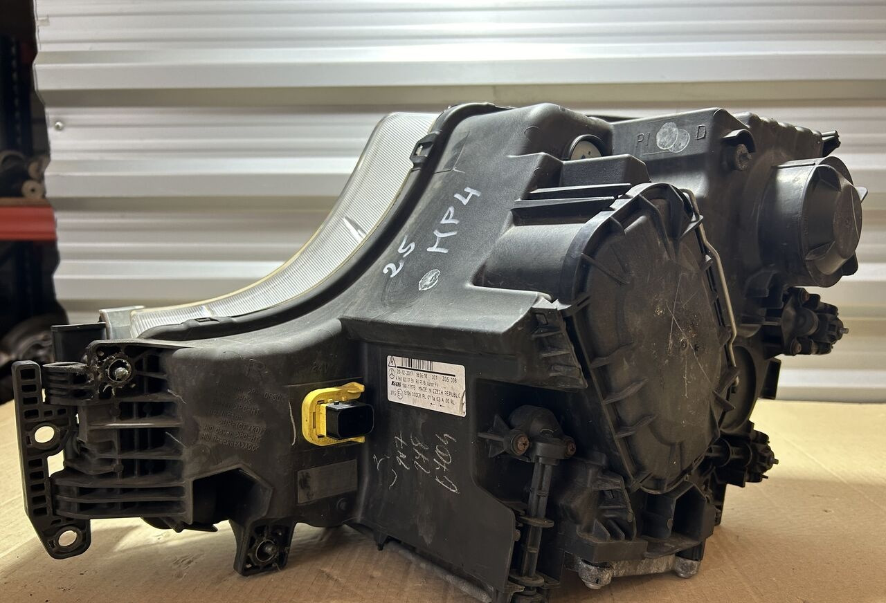 Mercedes-Benz ACTROS MP4 A9608200739   Mercedes-Benz ACTROS MP4 truck - Faro delantero para Camión: foto 3 Mercedes-Benz ACTROS MP4 A9608200739   Mercedes-Benz ACTROS MP4 truck - Faro delantero para Camión: foto 3