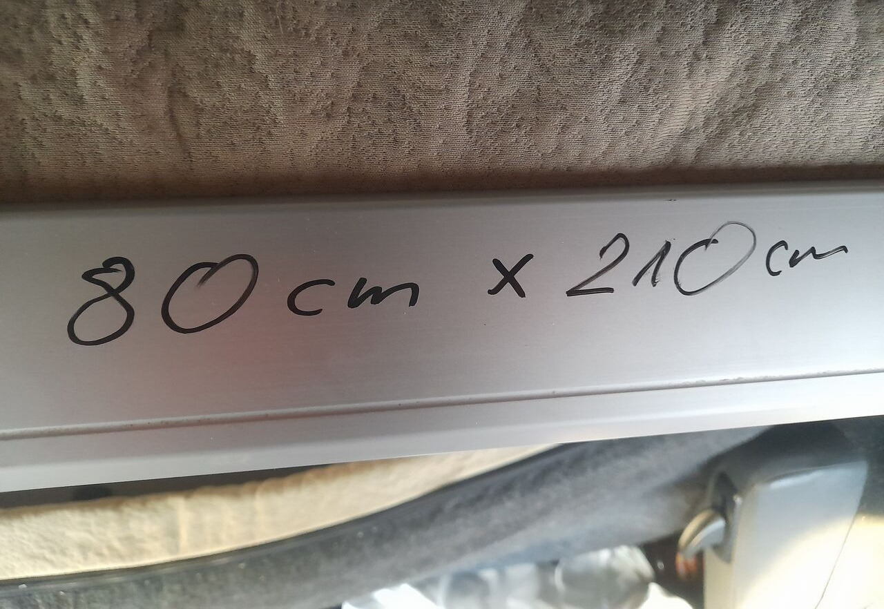 Mercedes-Benz ACTROS Mercedes-Benz - Cabina e interior para Camión: foto 2 Mercedes-Benz ACTROS Mercedes-Benz - Cabina e interior para Camión: foto 2