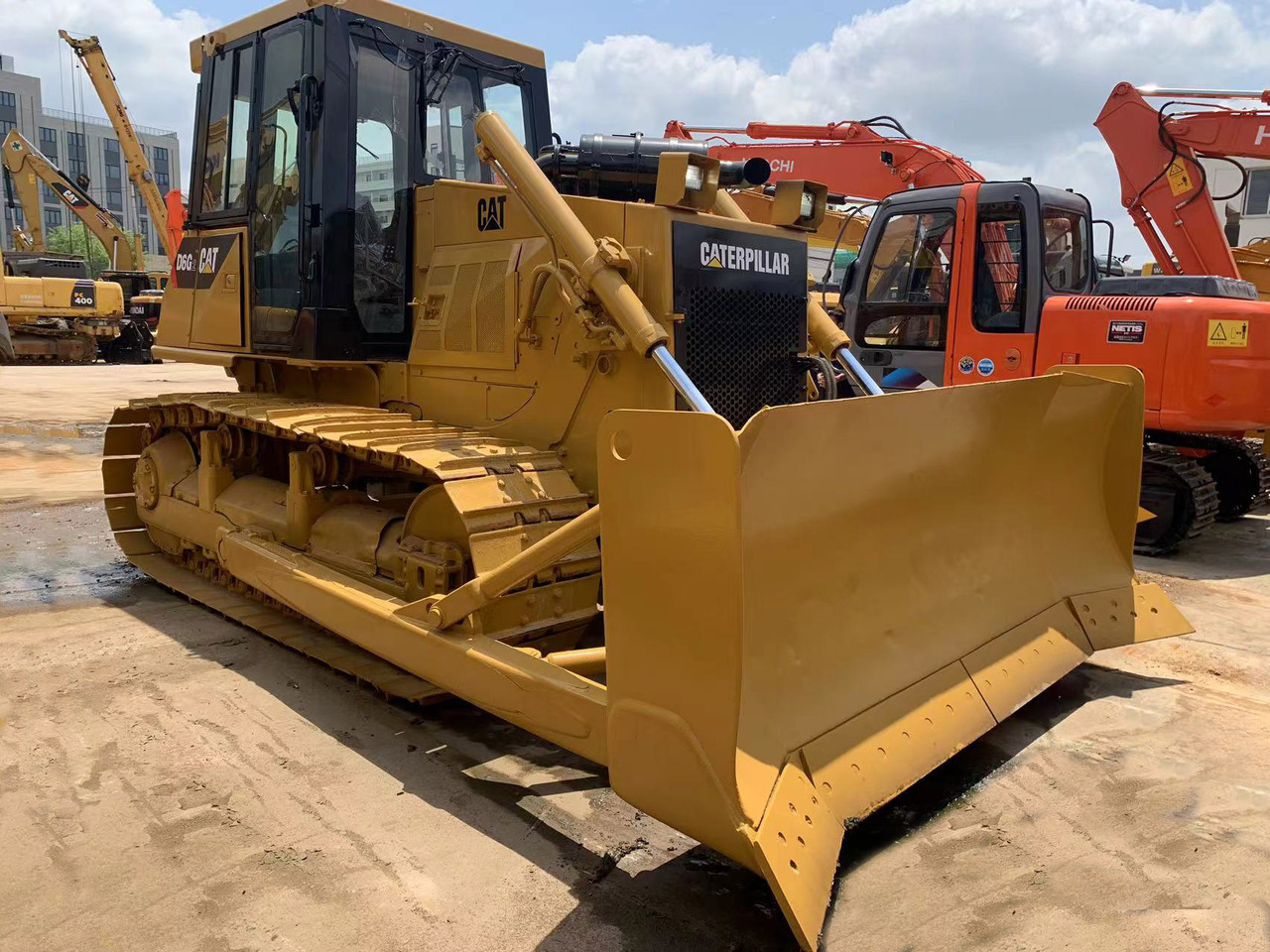 Caterpillar Bulldozer Used Condition CAT D6G, D6G2 Cheap Price - Bulldozer: foto 3 Caterpillar Bulldozer Used Condition CAT D6G, D6G2 Cheap Price - Bulldozer: foto 3