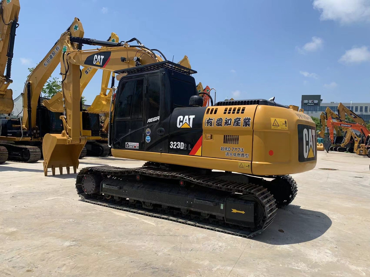 Caterpillar Tracked Excavator CAT 323D, 323D2 for Bolivia - Excavadora de cadenas: foto 4 Caterpillar Tracked Excavator CAT 323D, 323D2 for Bolivia - Excavadora de cadenas: foto 4