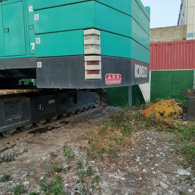 2005 KOBELCO 7150 - Grúa sobre orugas: foto 3 2005 KOBELCO 7150 - Grúa sobre orugas: foto 3