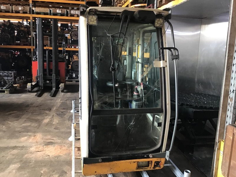 Liebherr A904C Li / A900C Li / A944C Li / A914C li / A934C Li / A924C Li / R900C Li / R944C Li / R904C / R914C / R924 C / R954C / A954C L - Cabina e interior: foto 3 Liebherr A904C Li / A900C Li / A944C Li / A914C li / A934C Li / A924C Li / R900C Li / R944C Li / R904C / R914C / R924 C / R954C / A954C L - Cabina e interior: foto 3