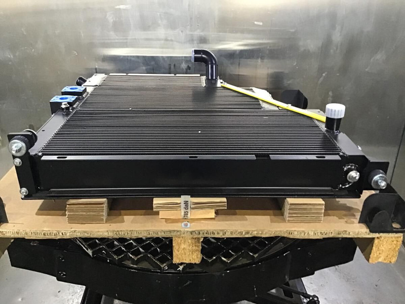 Liebherr Combined Radiator - Radiador: foto 1 Liebherr Combined Radiator - Radiador: foto 1