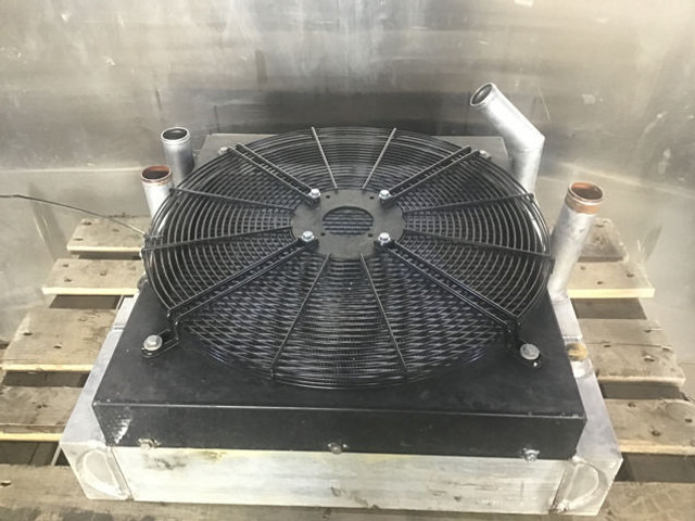 Liebherr Combined Radiator - Ventilador: foto 1 Liebherr Combined Radiator - Ventilador: foto 1