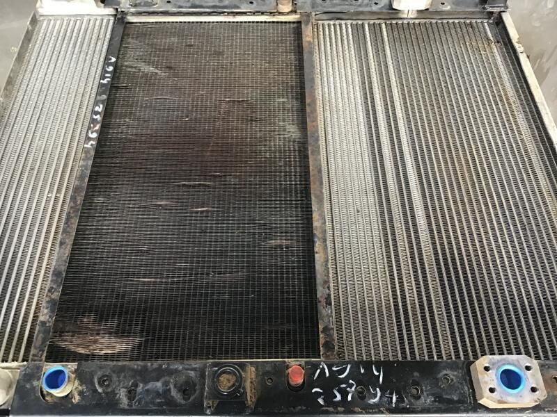 Liebherr Combined Radiator - Radiador: foto 2 Liebherr Combined Radiator - Radiador: foto 2