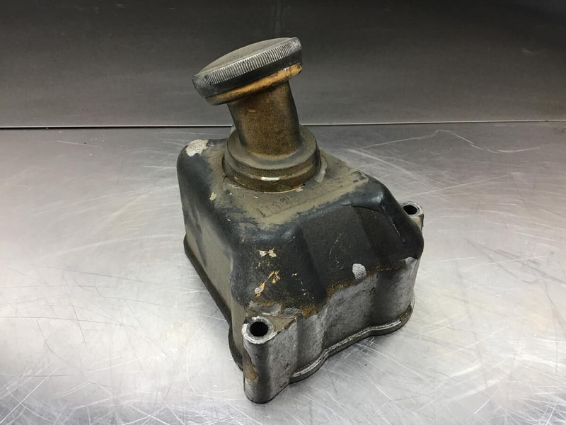 Liebherr Cylinder Head Cover - Motor y piezas: foto 2 Liebherr Cylinder Head Cover - Motor y piezas: foto 2